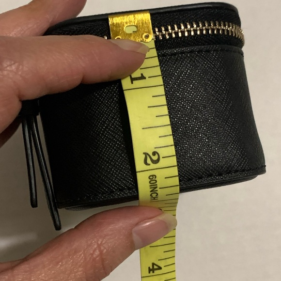 Kate Spade Black Textured Travel Jewelry Case with Gold Details - Picture 9 of 9